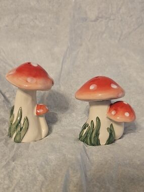 Ceramic Red & White Mushroom Salt and Pepper Shakers